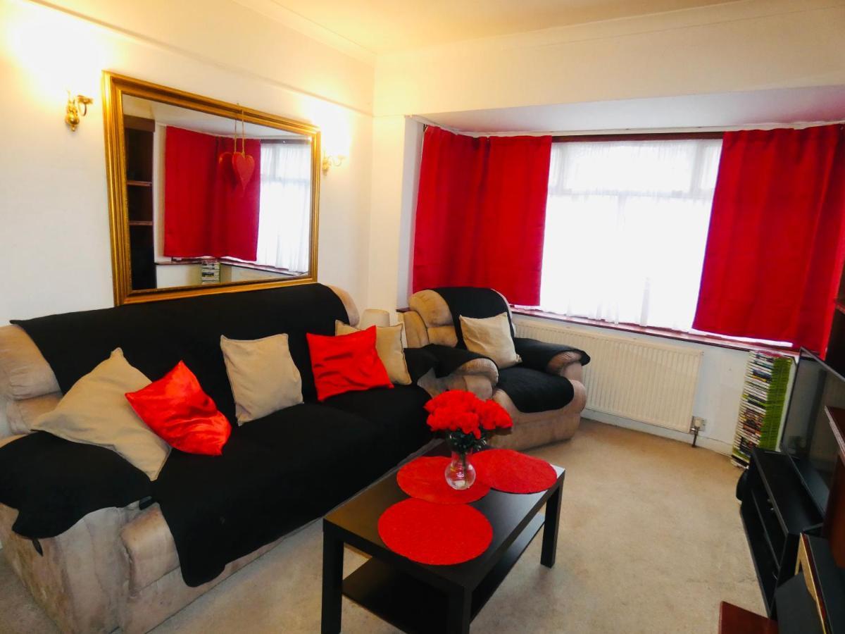 Spacious 3 Bed House With Parking & Good Transport South Norwood Exterior photo