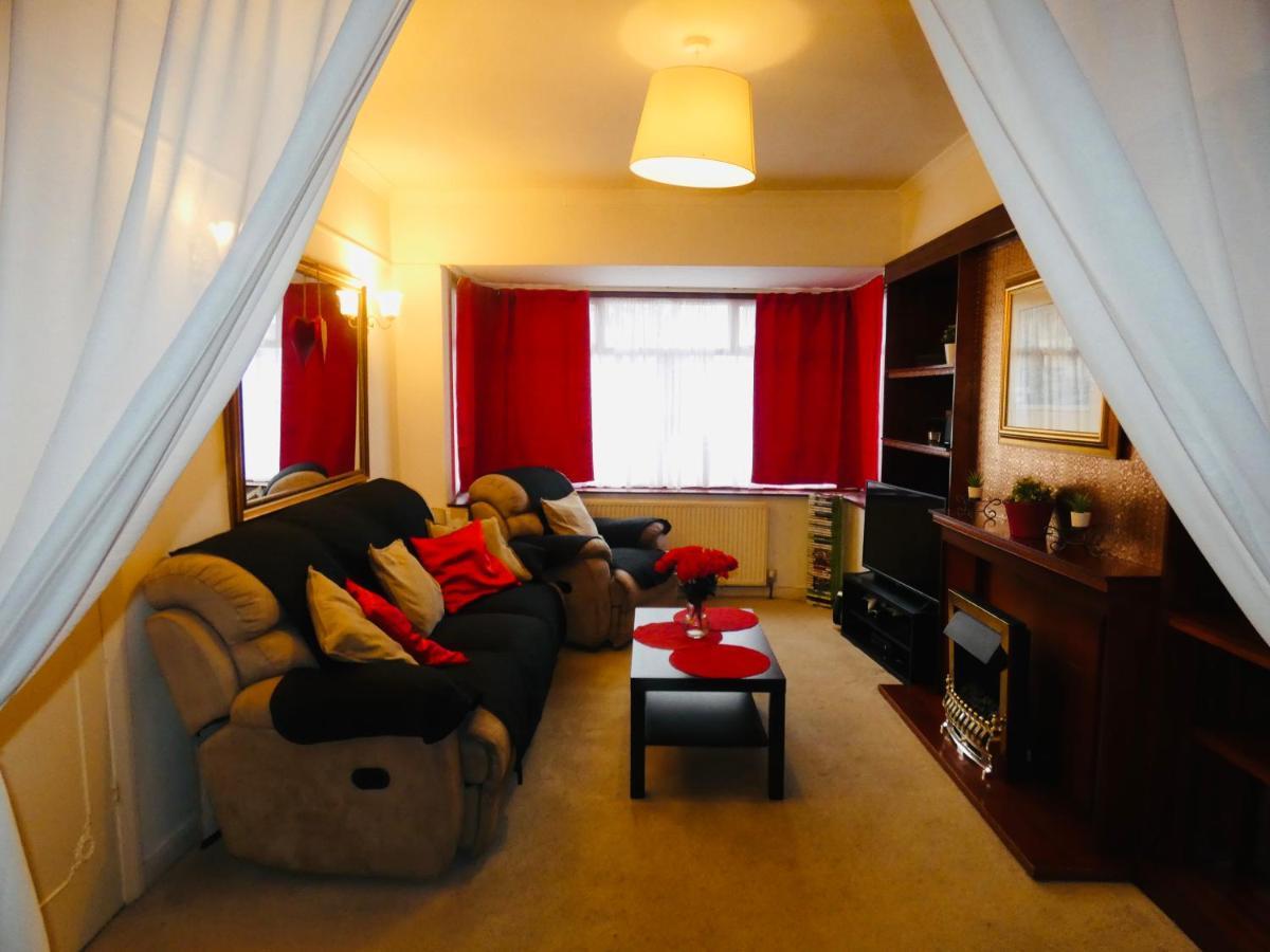 Spacious 3 Bed House With Parking & Good Transport South Norwood Exterior photo